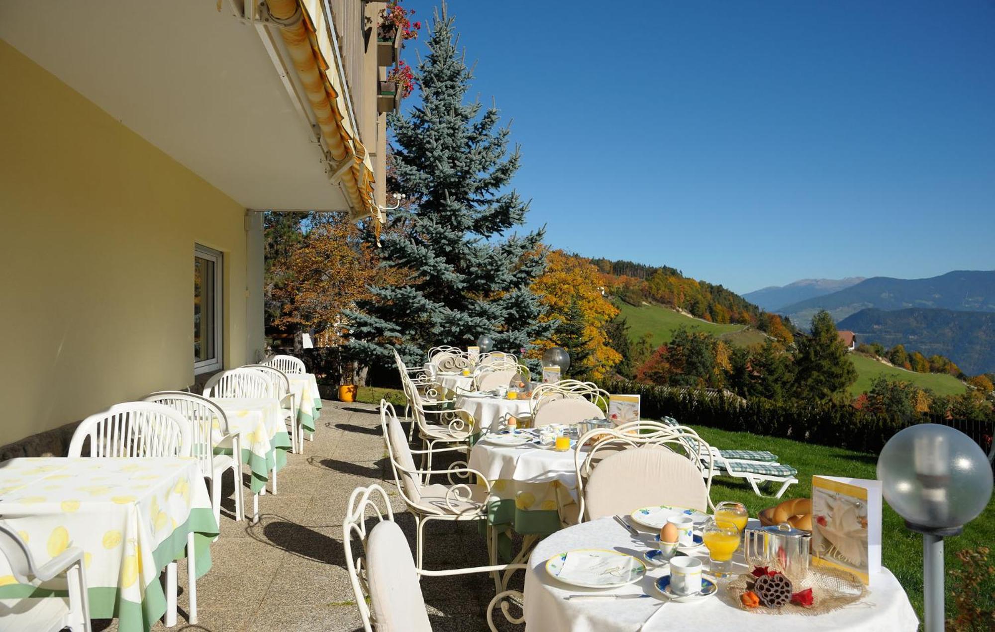 Hotel Dolomitenblick Collalbo Exterior foto